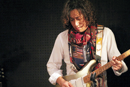 高井城治